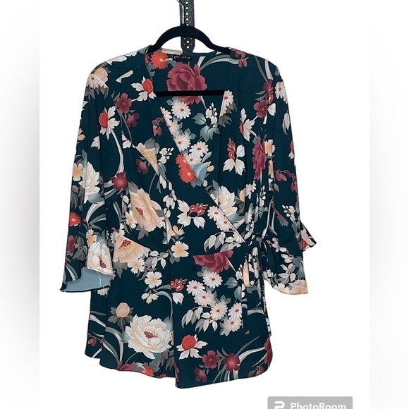 City Chic Floral Side Front Tie Top Sz Small 16 - Picture 1 of 5